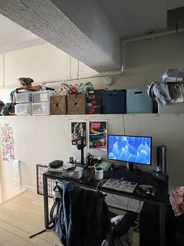 12 Stoneholm 516, Boston, MA 02115