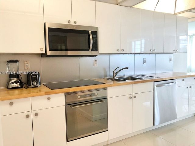 100 Lincoln Rd 524, Miami Beach, FL 33139