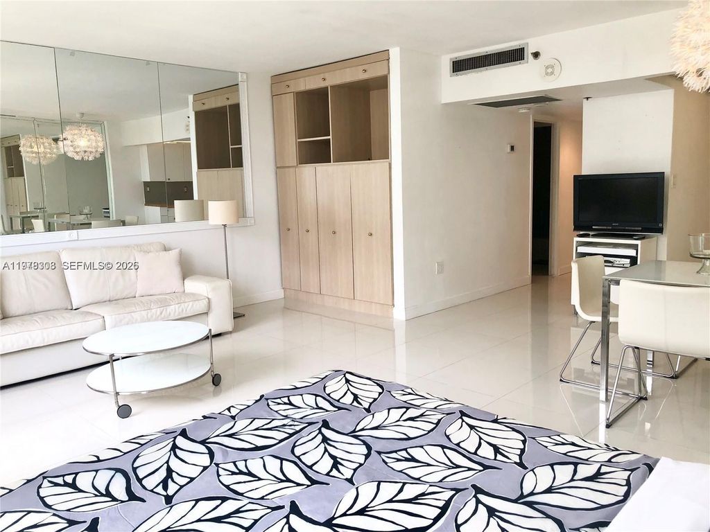 100 Lincoln Rd 524, Miami Beach, FL 33139