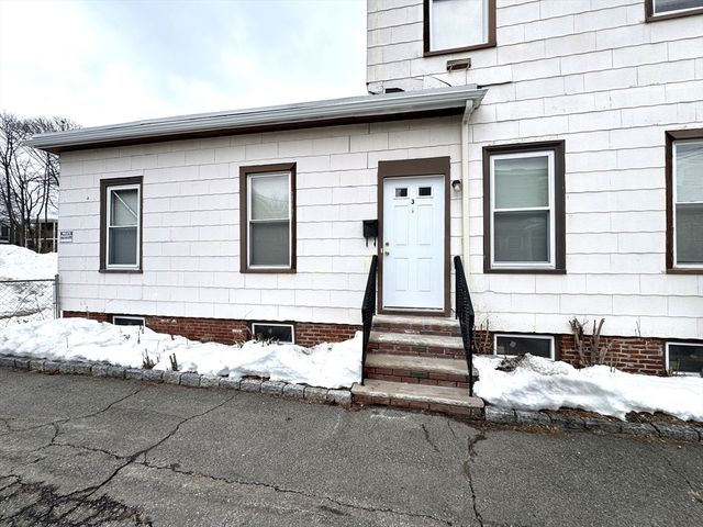 3 Mclean Pl 1, Cambridge, MA 02140