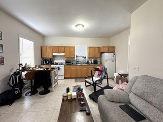 3 Mclean Pl 1, Cambridge, MA 02140
