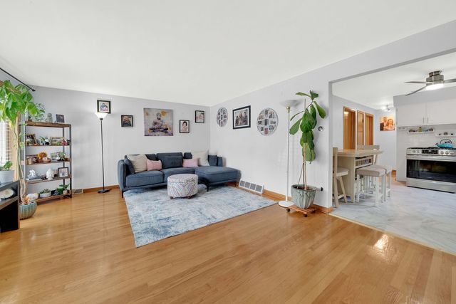 5943 W 55th Street, Chicago, IL 60638