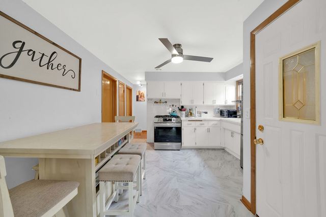 5943 W 55th Street, Chicago, IL 60638