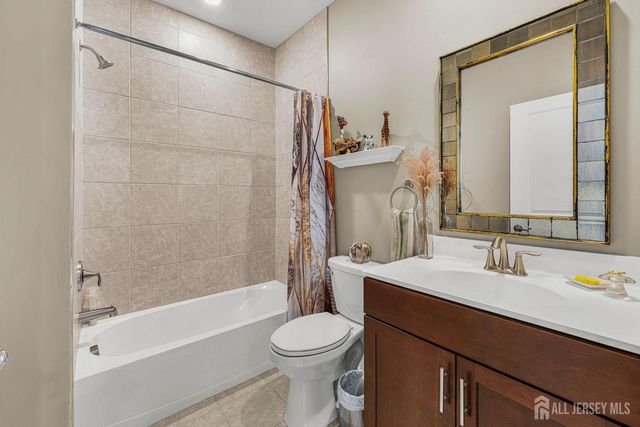 118 Starlight Drive, Monroe, NJ 08831