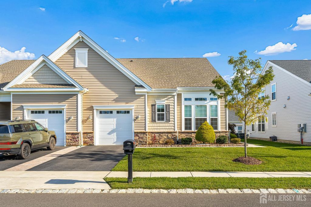 118 Starlight Drive, Monroe, NJ 08831