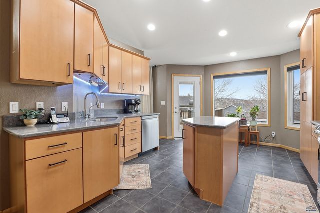 422 E ENCHANTED PINES DR, Rapid City, SD 57701