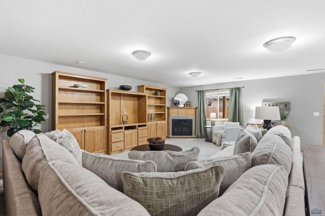 422 E ENCHANTED PINES DR, Rapid City, SD 57701