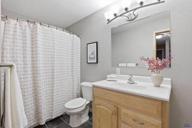 422 E ENCHANTED PINES DR, Rapid City, SD 57701