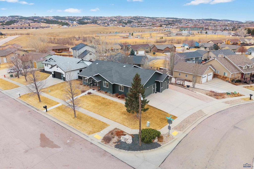 422 E ENCHANTED PINES DR, Rapid City, SD 57701