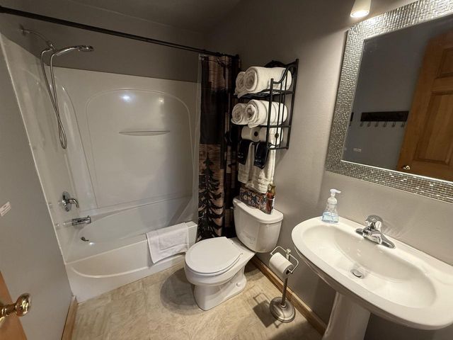 475 Overlook Court, Warrens, WI 54666