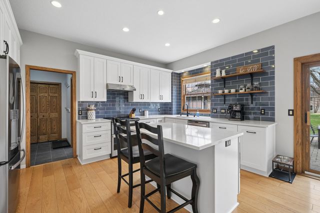 16332 Mayfield Drive, Eden Prairie, MN 55347