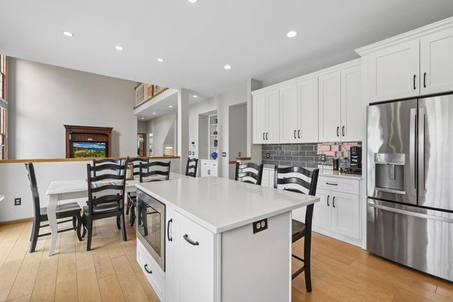 16332 Mayfield Drive, Eden Prairie, MN 55347