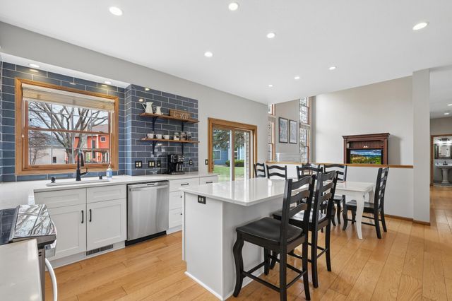 16332 Mayfield Drive, Eden Prairie, MN 55347