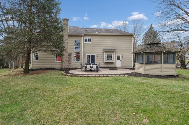 16332 Mayfield Drive, Eden Prairie, MN 55347