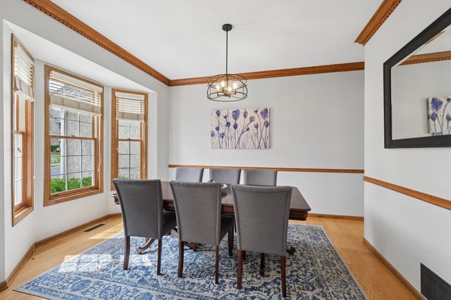 16332 Mayfield Drive, Eden Prairie, MN 55347