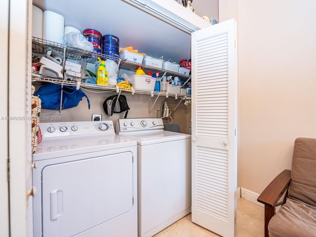 429 Leslie Dr 429, Hallandale Beach, FL 33009