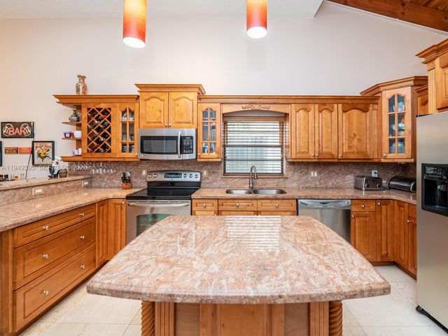 429 Leslie Dr 429, Hallandale Beach, FL 33009