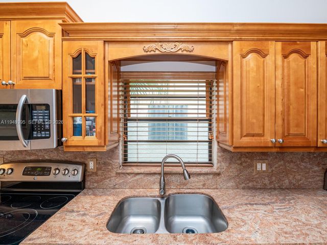 429 Leslie Dr 429, Hallandale Beach, FL 33009