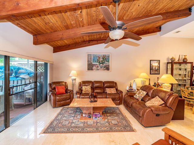 429 Leslie Dr 429, Hallandale Beach, FL 33009