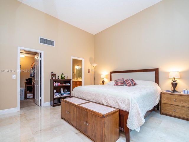 429 Leslie Dr 429, Hallandale Beach, FL 33009