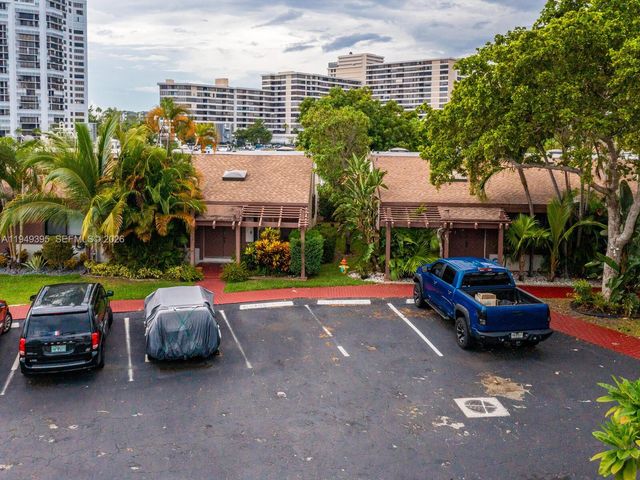 429 Leslie Dr 429, Hallandale Beach, FL 33009