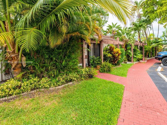 429 Leslie Dr 429, Hallandale Beach, FL 33009