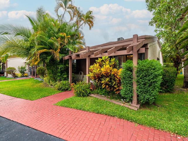 429 Leslie Dr 429, Hallandale Beach, FL 33009