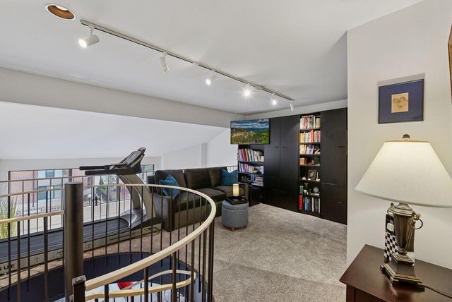 214 E 2nd Street, B, Covington, KY 41011