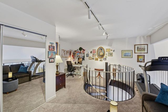 214 E 2nd Street, B, Covington, KY 41011