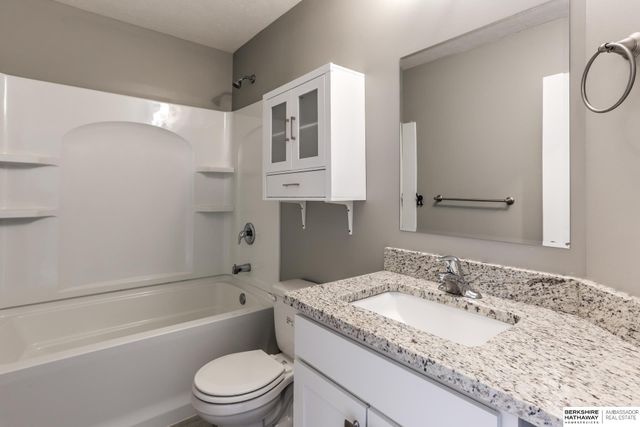 18165 Polk Court, Omaha, NE 68135