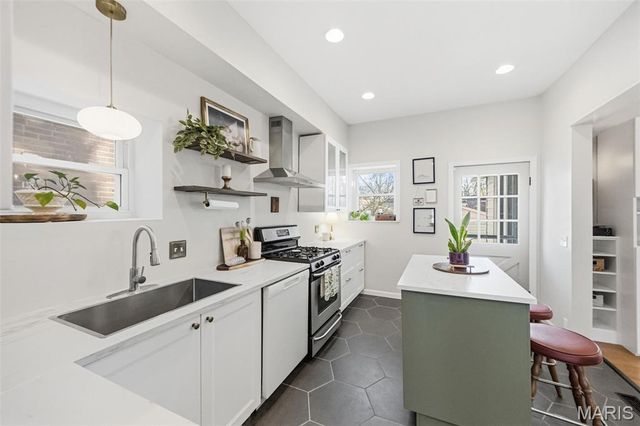 4932 Bonita Avenue, St Louis, MO 63109