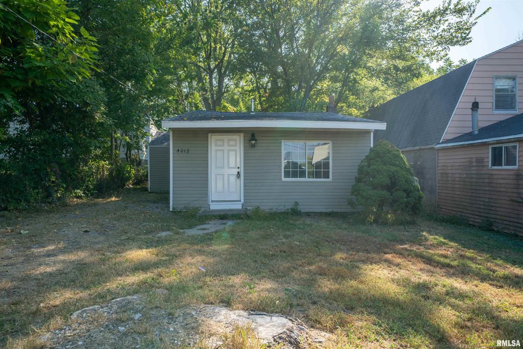 4012 N BOULEVARD Avenue, Peoria Heights, IL 61616