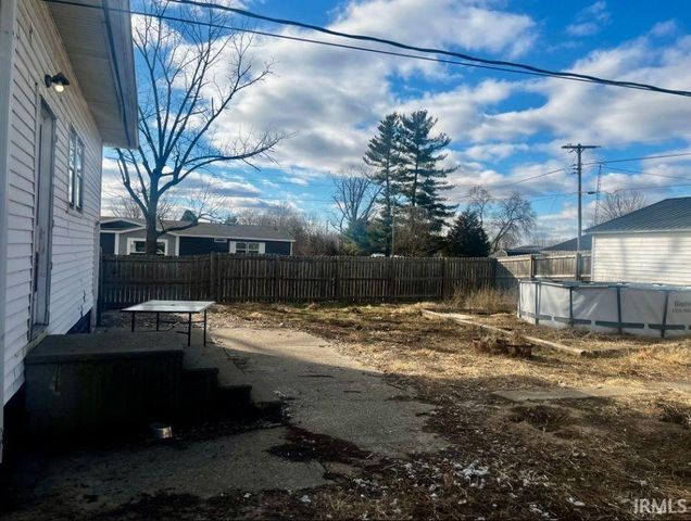 620 W 3rd Street, Bicknell, IN 47512