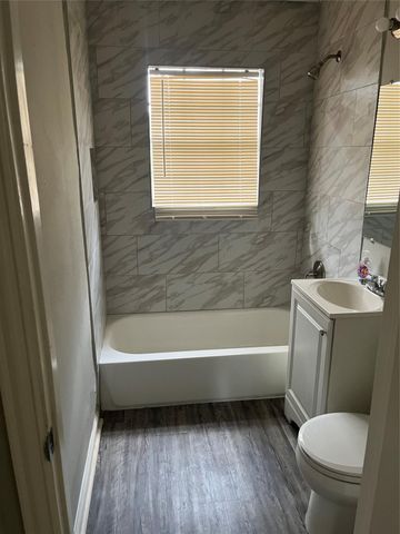 10533 Barnham Street, Houston, TX 77016