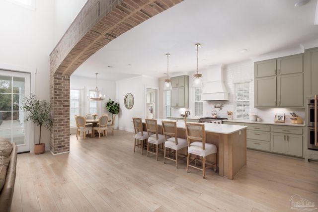 1806 E Hernandez St, Pensacola, FL 32503