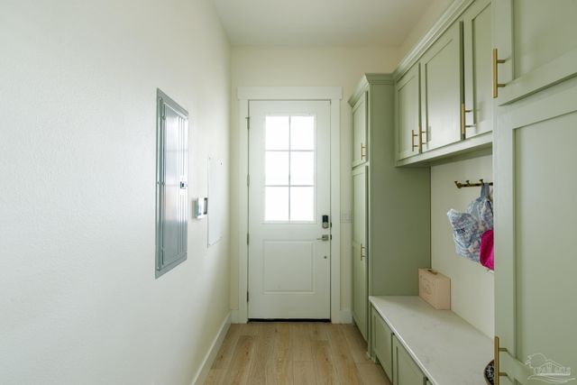 1806 E Hernandez St, Pensacola, FL 32503