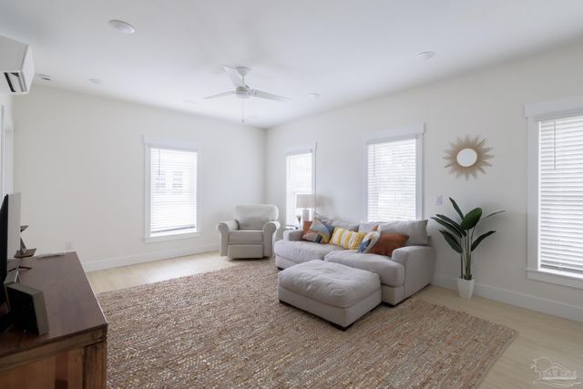 1806 E Hernandez St, Pensacola, FL 32503