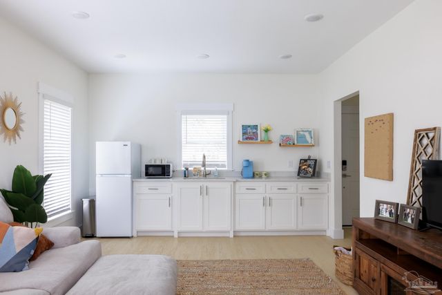 1806 E Hernandez St, Pensacola, FL 32503