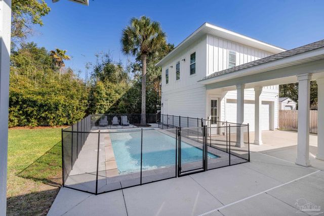 1806 E Hernandez St, Pensacola, FL 32503
