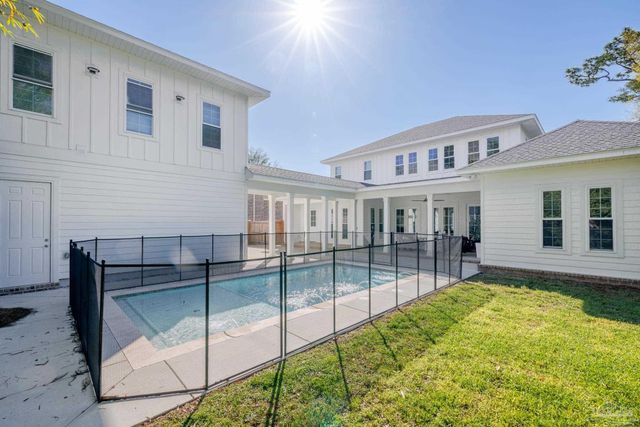 1806 E Hernandez St, Pensacola, FL 32503