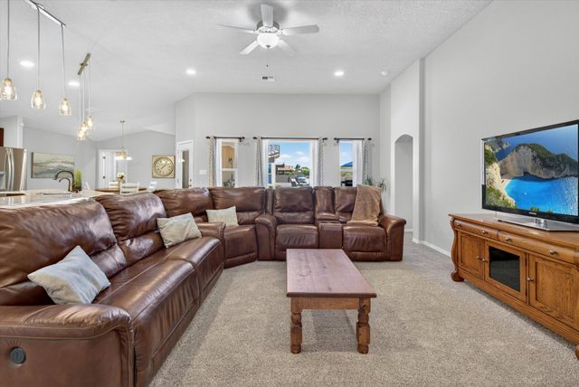 7109 Nagoya Road NE, Rio Rancho, NM 87144