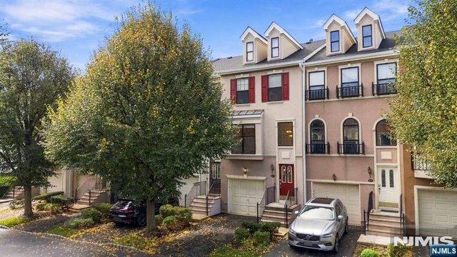 425 Manchester Drive, Nutley, NJ 07110