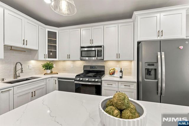 425 Manchester Drive, Nutley, NJ 07110