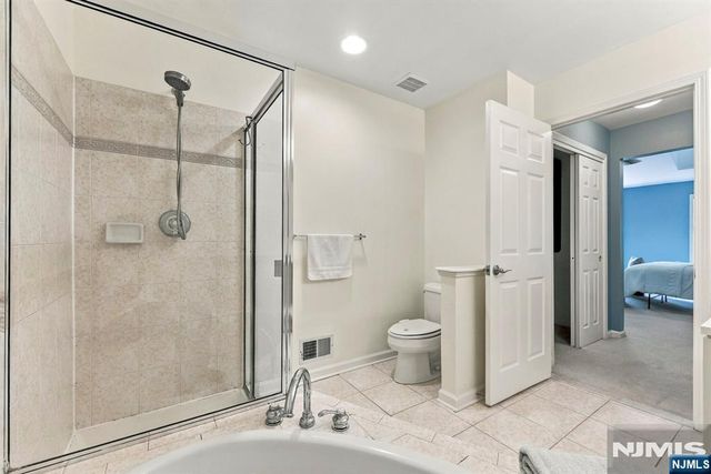 425 Manchester Drive, Nutley, NJ 07110