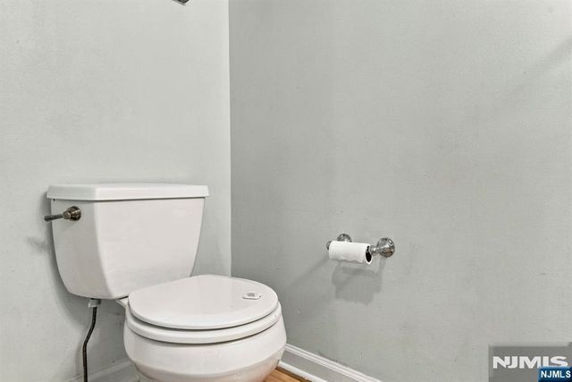 425 Manchester Drive, Nutley, NJ 07110