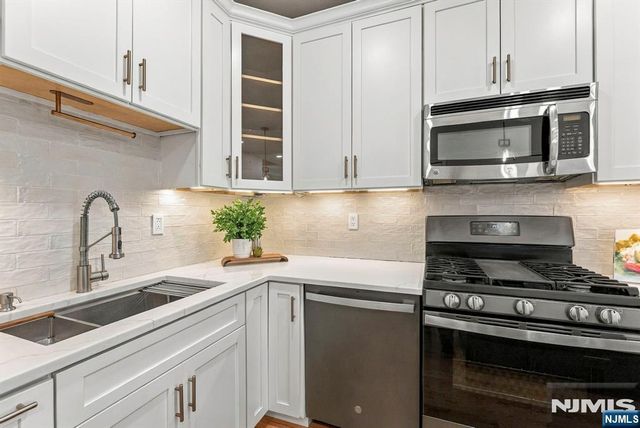 425 Manchester Drive, Nutley, NJ 07110