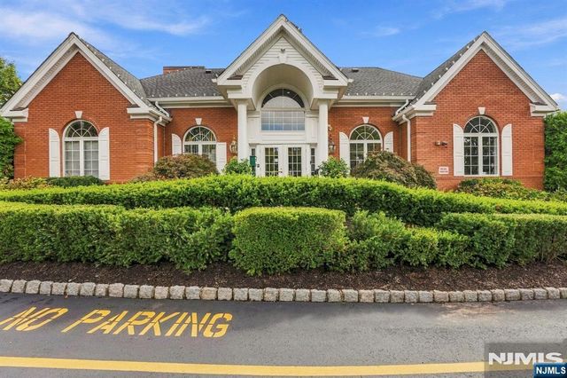 425 Manchester Drive, Nutley, NJ 07110