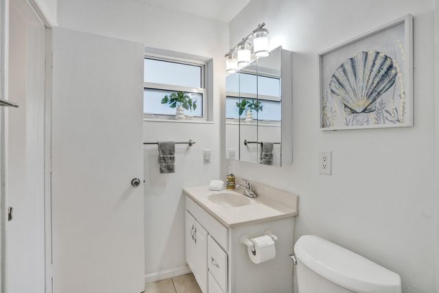 3672 NW 18TH Avenue, Oakland Park, FL 33309