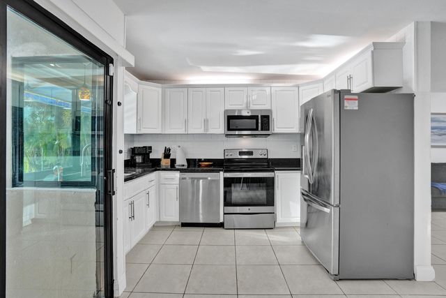 3672 NW 18TH Avenue, Oakland Park, FL 33309
