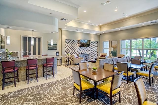 5060 Eucalyptus Dr 2, Hollywood, FL 33021